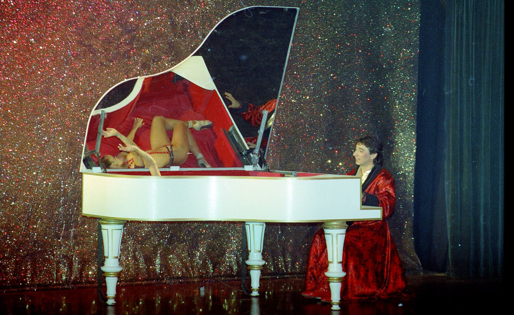 La Revue et les artistes - Photo 130